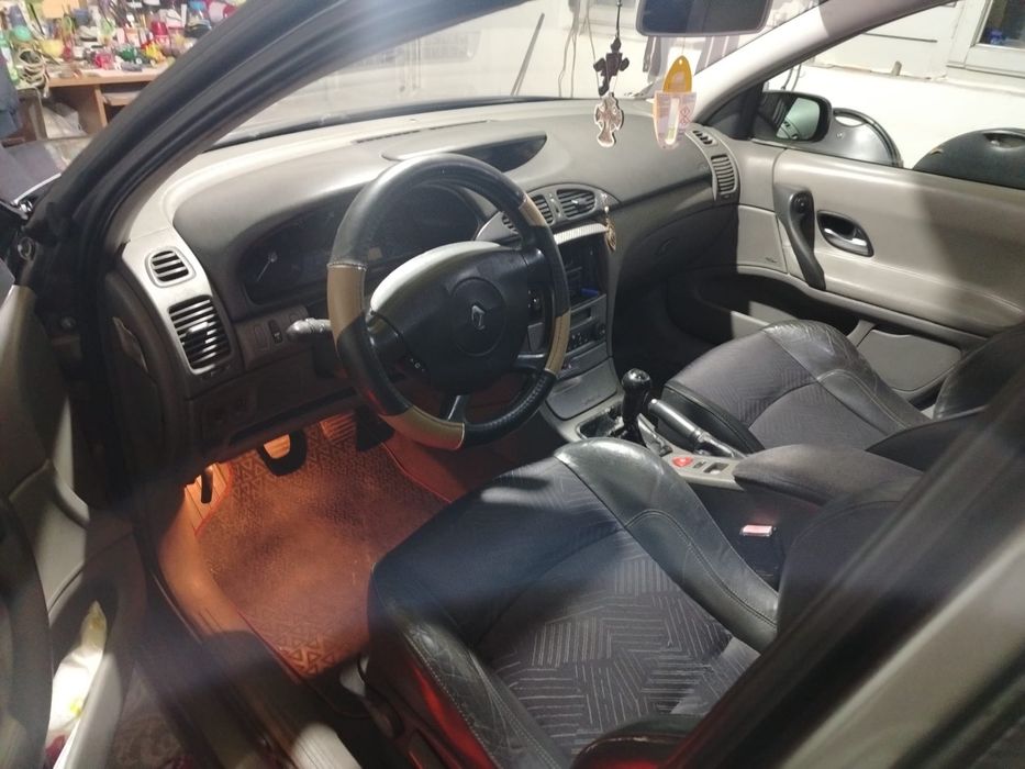 Renault Laguna 2 – 1.8 Benzină + GPL | Full Option | Interior Laguna 3