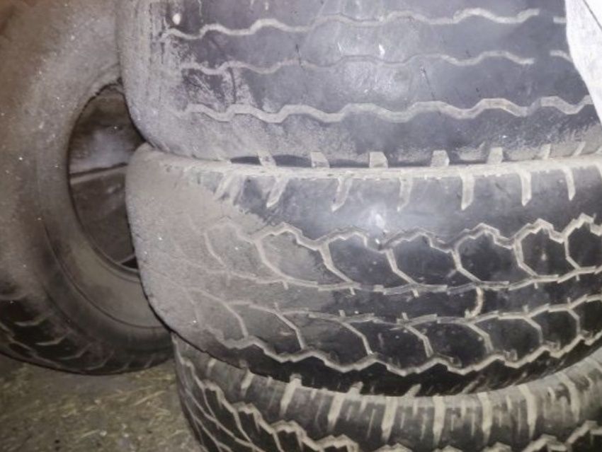 Продам шины от внедорожника