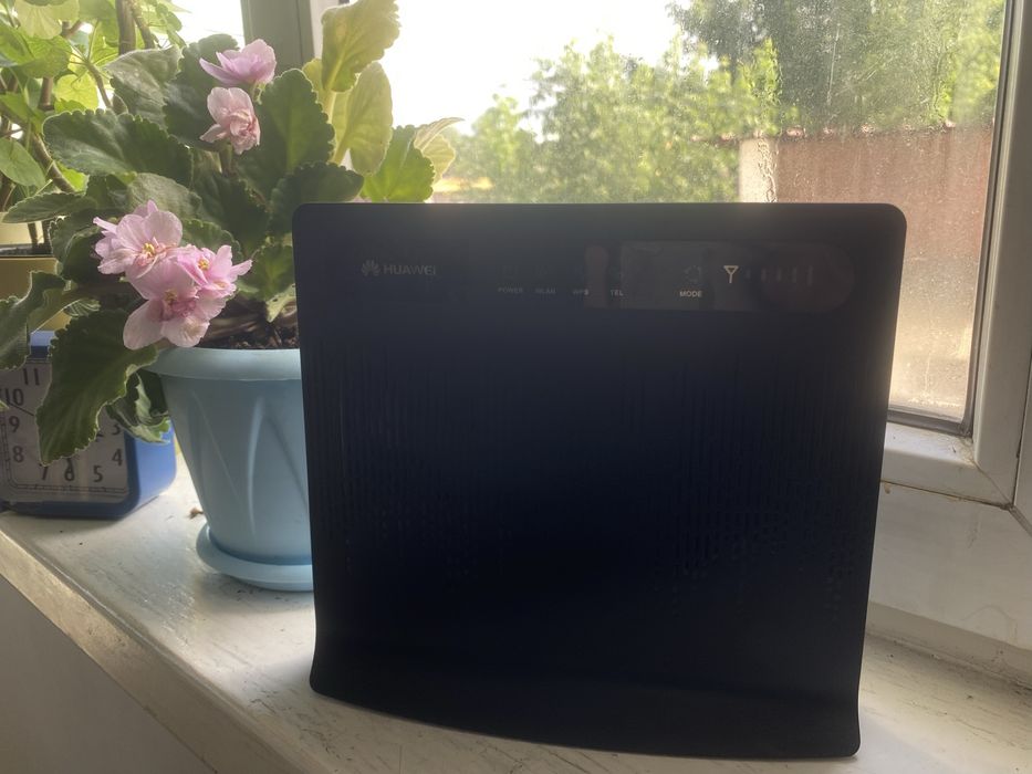 Продам Wi-Fi роутер HUAWEI