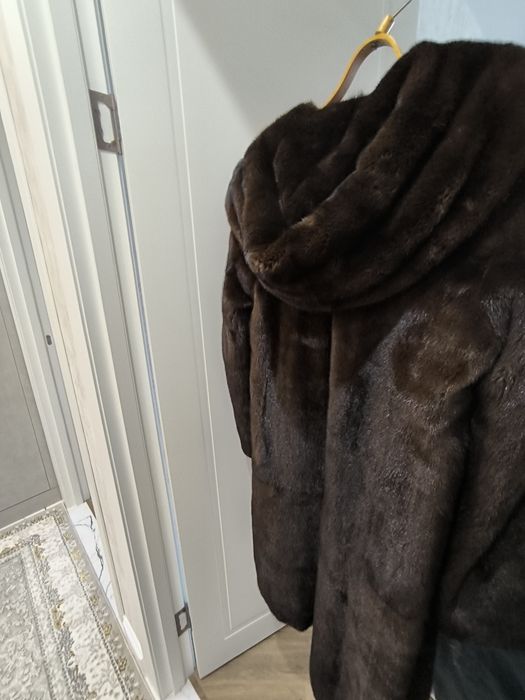 Продам норковую шубу.