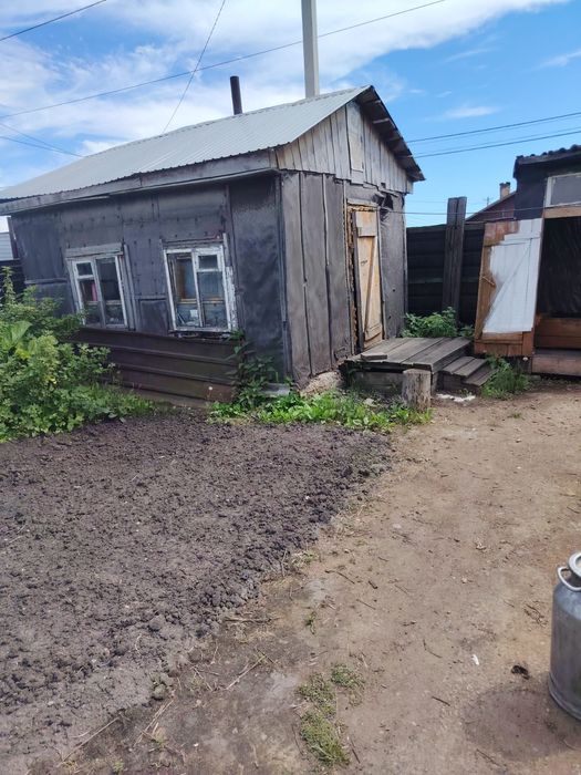 Продам отдельно стоящий част дом в районе Интерната