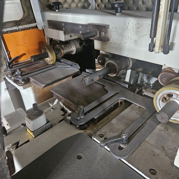 Хасковска четиристранка 4+1 универсална глава ширина 230 мм.височина 1