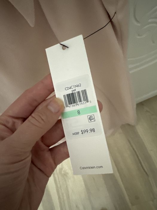 Продается новое платье с этикеткой CALVIN KLEIN