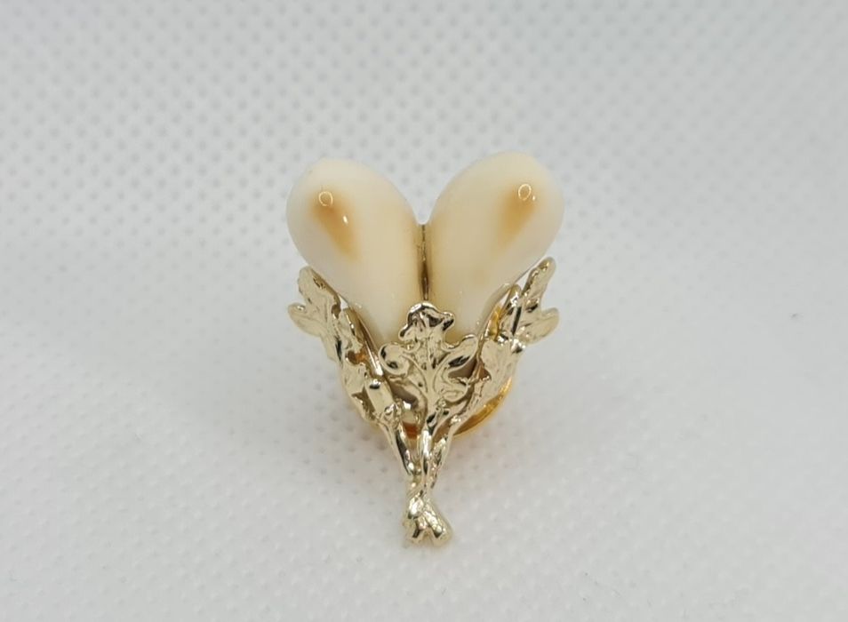 Podoabă de vânătoare din aur 14k realizată manual