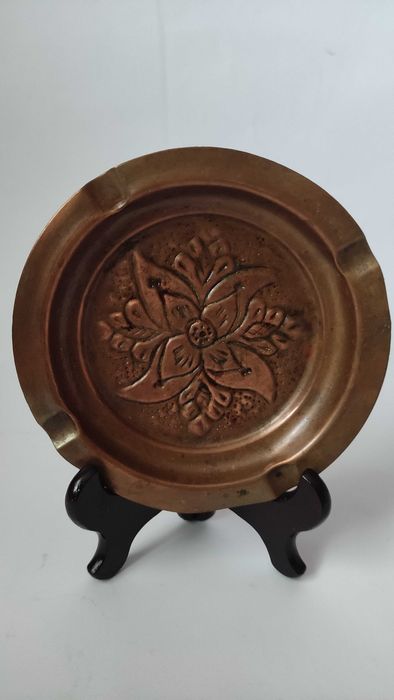 Медни пепелници гравирано дъно