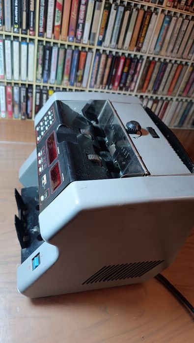 Машинка для счета денег