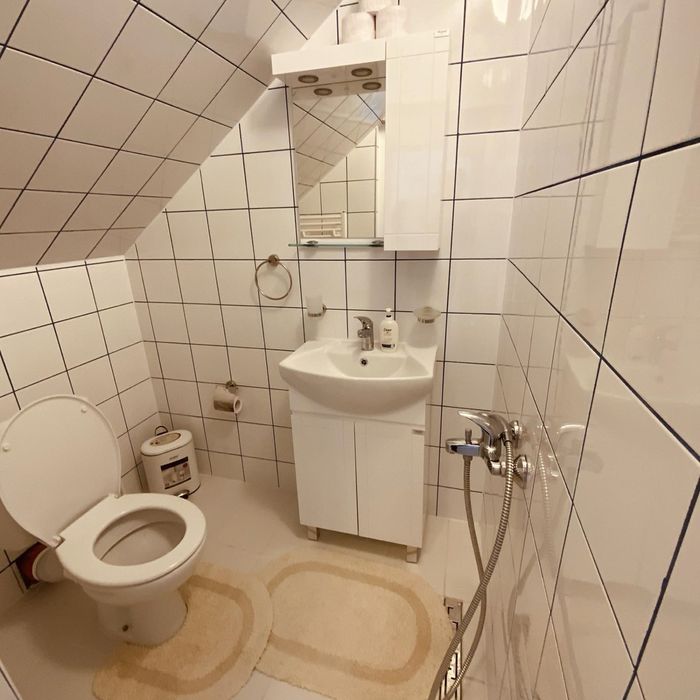Дава се под наем Къща в Добрич, в.з. Лозята - 130 кв.м за 997.05 € - Снимка #8