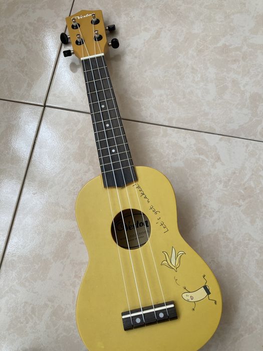 продам Veston укулеле сопрано