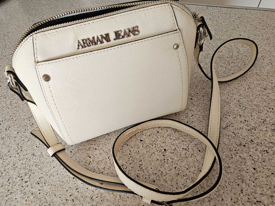 Бяла дамска чанта Armani Jeans. Оригинална.