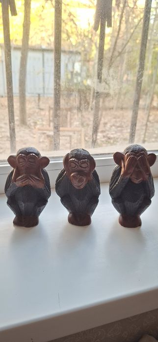 Продам статуэтки из красного дерева