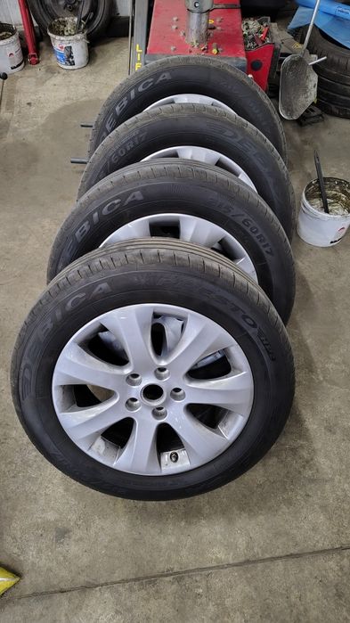 Гуми 215/60/17 Debica