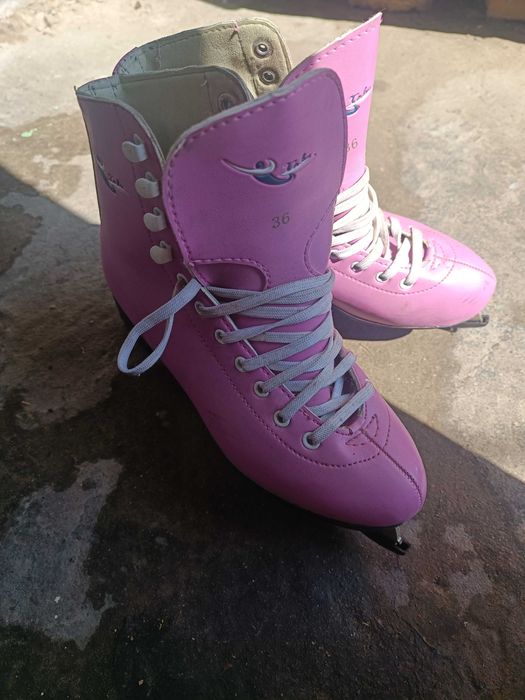 Коньки женские б/у