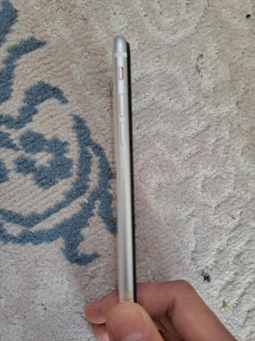 Продам Iphone Se 128gb