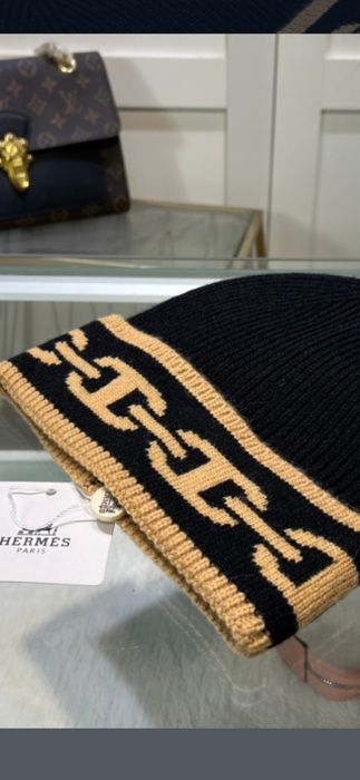 Fes Hermes, model 2026, gratuit prin posta romana