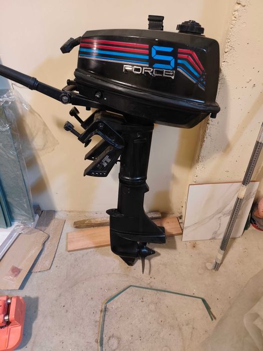 Надуваема ладка, заедно със двигател.