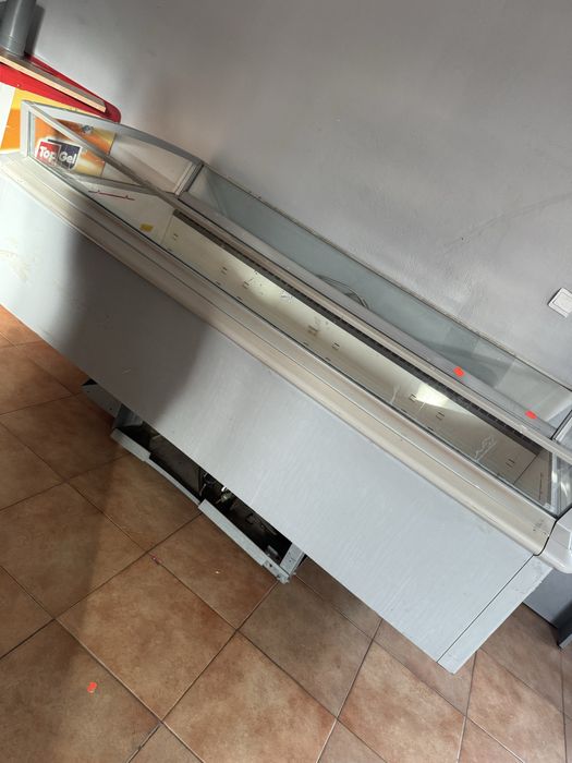 Ladă de lactate cu perdea de aer