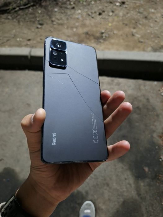 Продам редми ноте 11 про в отличном состоянни.