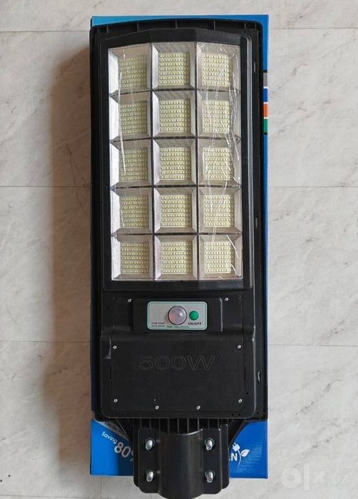 Quyosh paneli projektor.