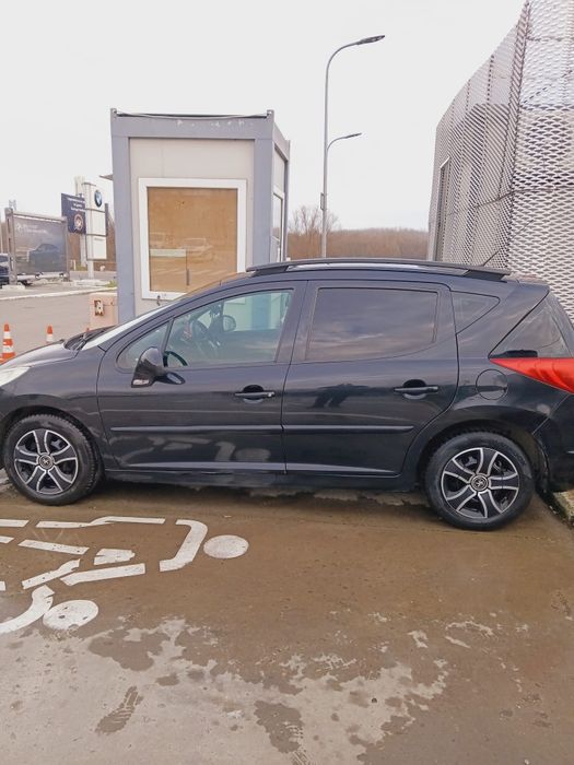 Vand sau schimb pegeot 207