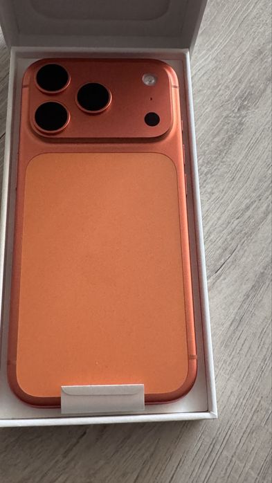 Iphone 17 pro 256 orange