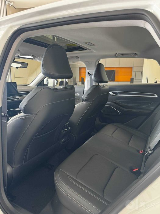 Geely Emgrand Sedan