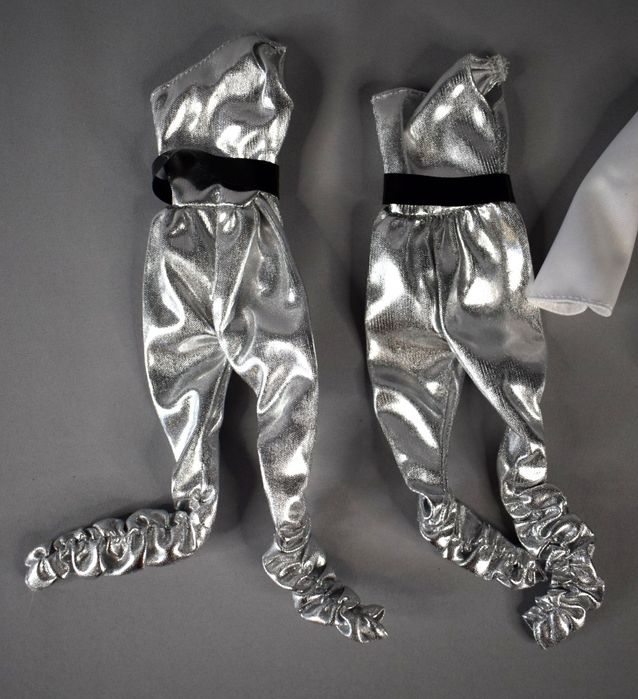 Аутфиты Barbie Looks для Барби и Кена