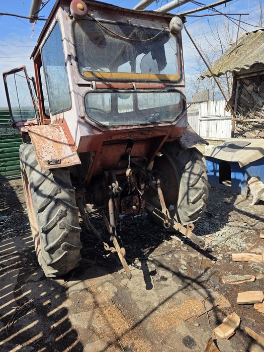 Vând  tractor u650 și utilaje agricole,toate  funcționale