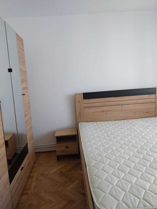 Inchiriez apartament  3 camere , Zona Unirii Nord