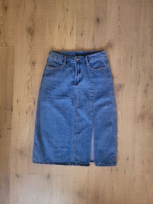 Дънкова пола с цепка