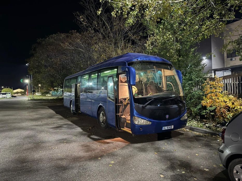 Microbuz 8+1 locuri- Închiriez van 8+1 Închiriere Auto 9 locuri transfer aeroport