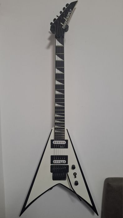 Електрическа Китара Jackson JS32T King V AH Бяло и Черно