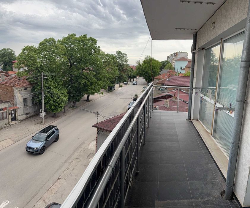 Дава се под наем Двустаен апартамент в Добрич, Център - 68 кв.м за 357 € - Снимка #11