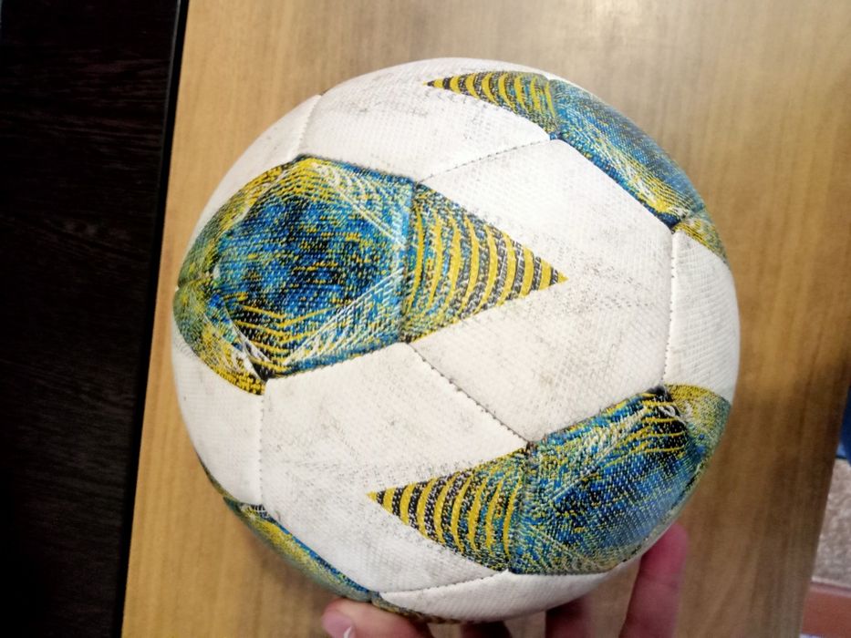 футбольным мяч для игр