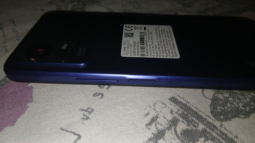 Смартфон телефон TLC 507