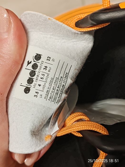 Ghete fotbal mărimea 36