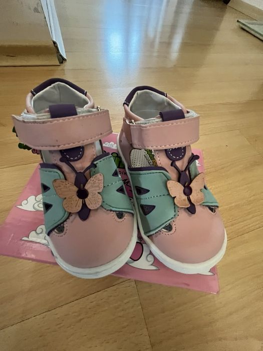 Сандали детски номер 21