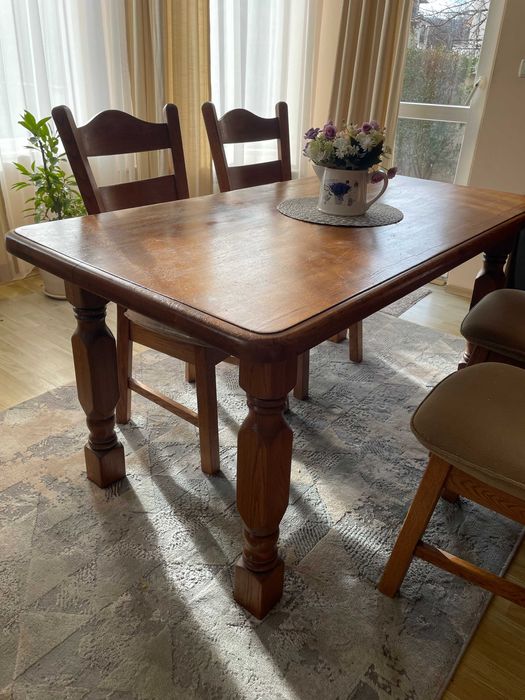 Масивена Трапезна Маса