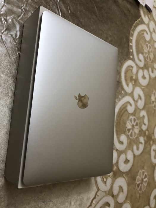 MacBook Air M1 256/8 13-inch