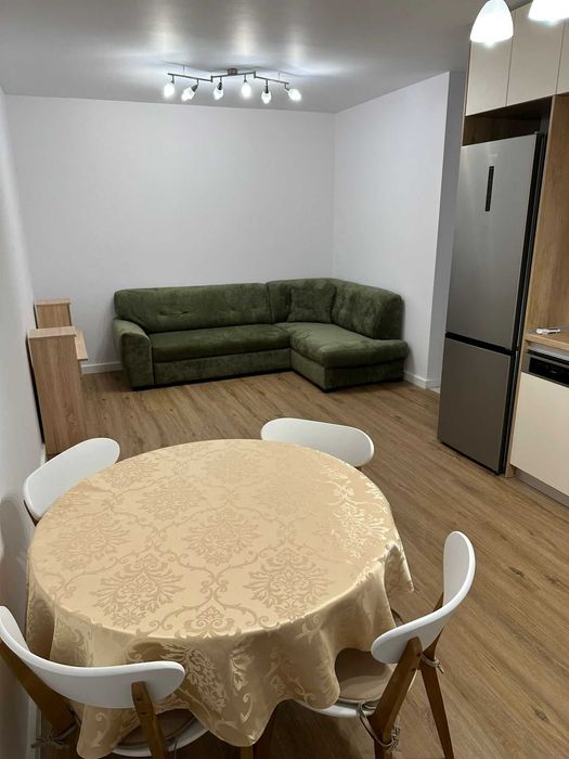 Inchiriez apartament cu 2 camere, nou