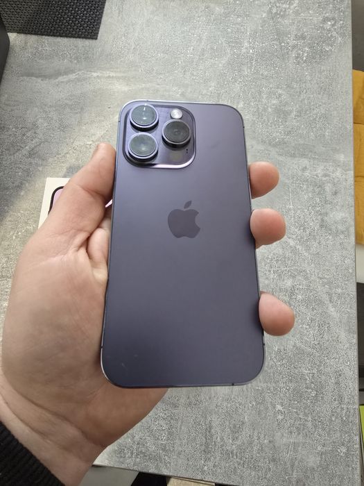 Iphone 14 pro перфектен пълен комплект