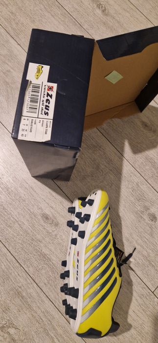 Ghete fotbal Zeus Marime 40 noi