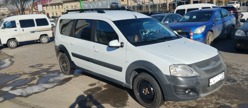 Lada Largus metani gaz baloni bilan