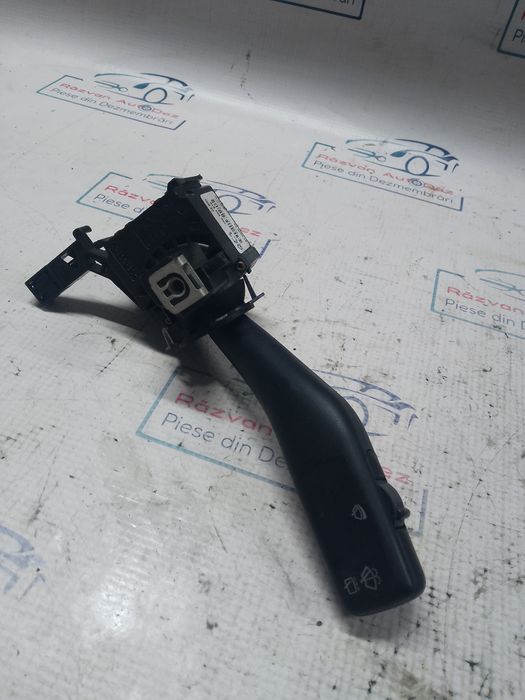 Maneta stergatoare Volkswagen Golf 5 2008