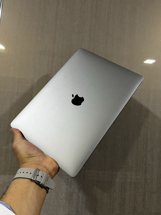 MACBOOK PRO 13 (2019)