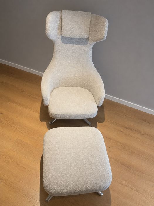 Vitra Grand Repos + Ottoman