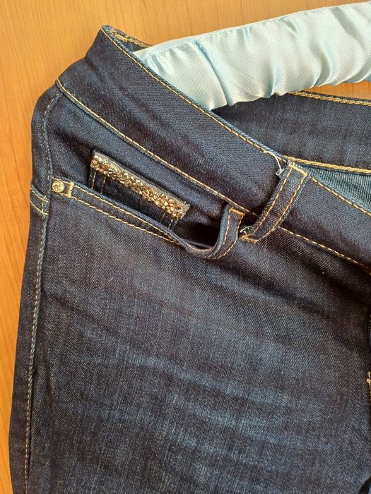 Оригинални дънки на марката Motivi