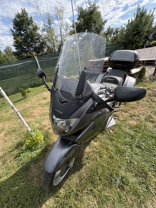 Se vinde Honda Deauville