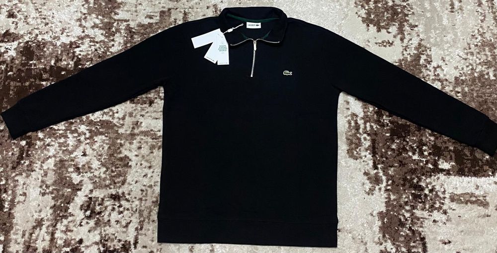 Vând bluza noua de bărbați Lacoste