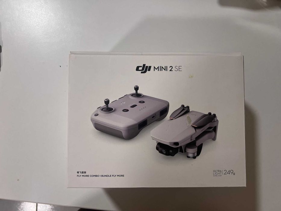 Dronă DJI Mini 2 SE Fly More Combo