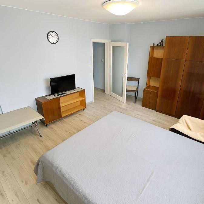 Дава се под наем Двустаен апартамент в Варна, Младост 1 - 41 кв.м за 350 € - Снимка #1